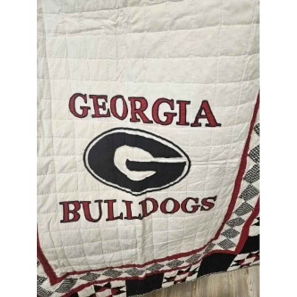 Georgia Bulldogs NCAA Quilt Star Patchwork G Logo Black Red White Fan Decor